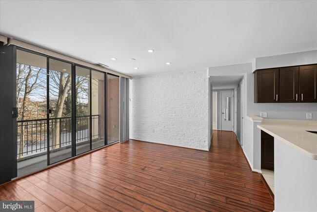 Foto del edificio - 4 S Van Dorn St