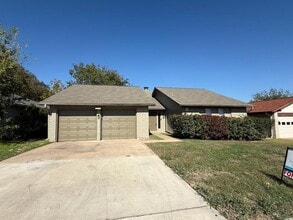 Building Photo - 12012 Swallow Dr