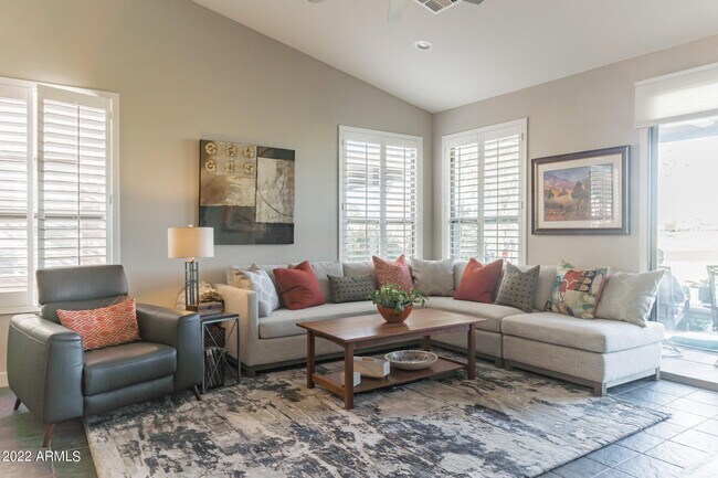 Building Photo - 24511 S Golfview Dr