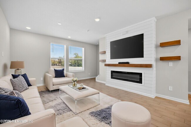 Foto del edificio - 1093 Farwell St