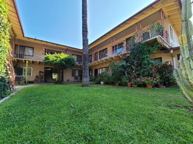 Photo - 770 E Washington Blvd Apartment