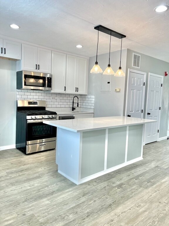 Foto principal - 3381 Washington St