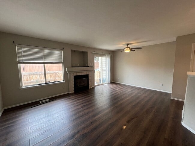 Building Photo - 2-Story Townhome for Rent in Quail Run