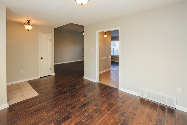 Building Photo - 13078 Braybourne Pkwy