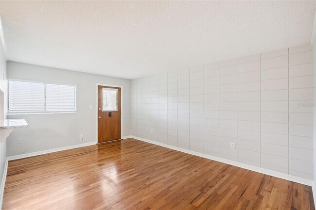 Foto del edificio - 320 Lakeview St