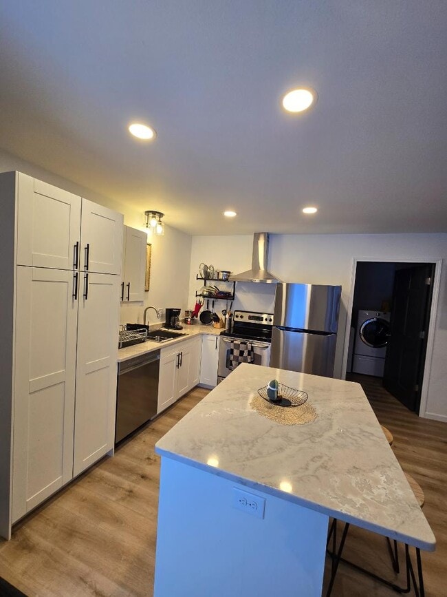 Building Photo - N2287 Memorial Dr