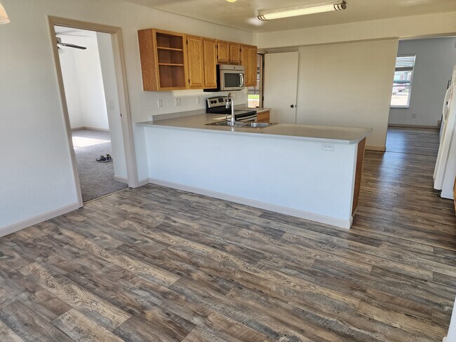 Foto del edificio - 1175 Goodview Ct