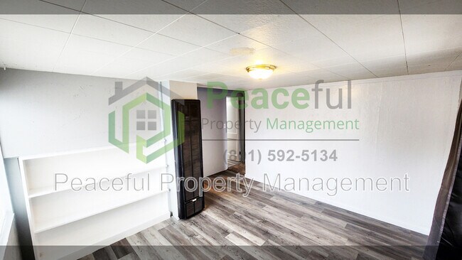 Building Photo - 715 Chester St