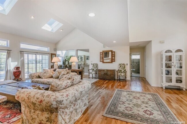 Foto del edificio - 9 Polo Grounds Ln