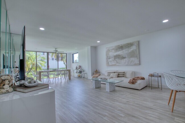 Foto del edificio - 4246 Deste Ct