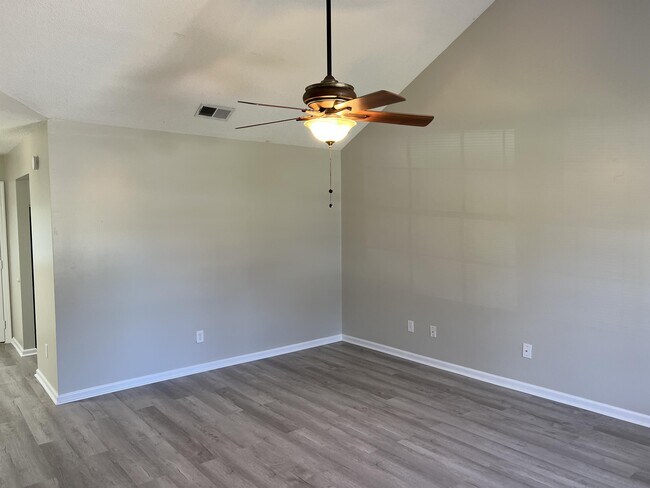 Foto del edificio - 274 Hunters Branch Dr