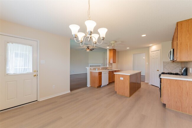 Foto del edificio - 15334 Redbud Dale Ct