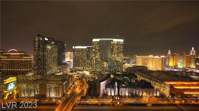 Foto del edificio - 4525 Dean Martin Dr