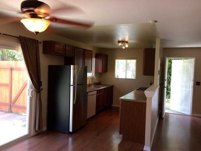 Foto del edificio - 2871 College Blvd