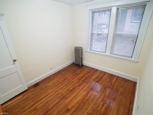 Building Photo - 2 br, 1 bath  - 35 Orkney Rd Apt 2