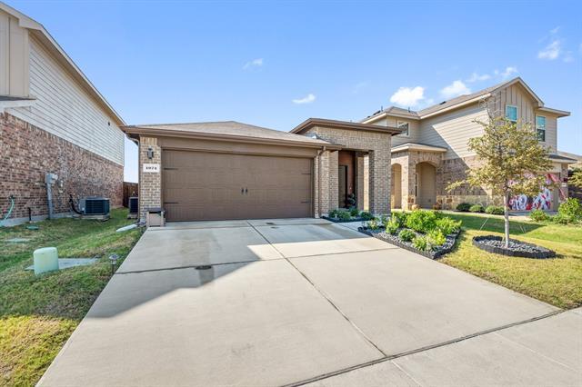 Building Photo - 1074 Old Oaks Dr