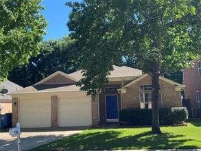 Building Photo - 1817 Newton Dr