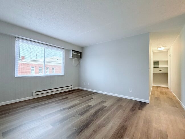 Building Photo - Riverview Tower Apartments