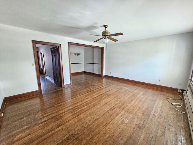 Building Photo - 929 Holston Ave