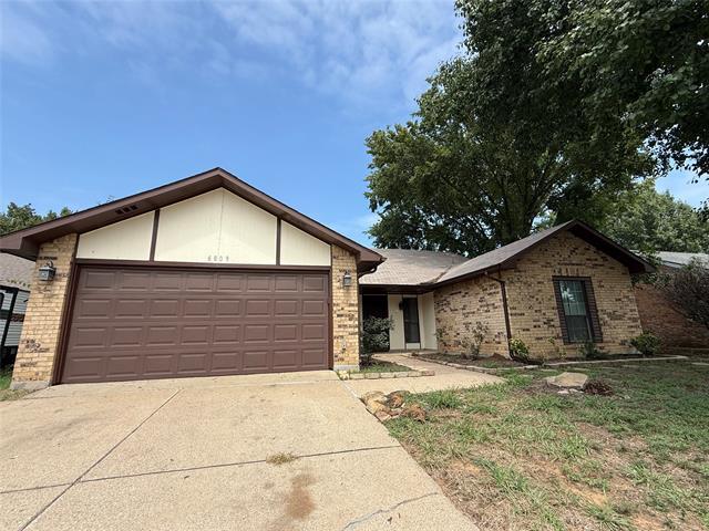 Foto principal - 6809 Greenspring Dr