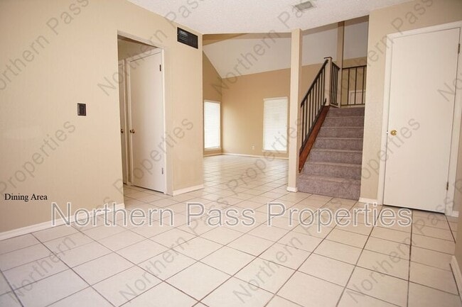 Foto del edificio - 637 Woodcrest Ln