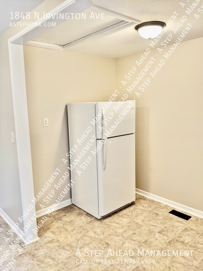 Building Photo - 1848 N Irvington-3 Bed/1 Bath Move-in Ready