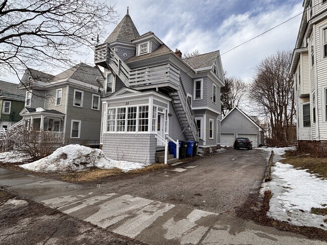 Foto del edificio - 28 Brookes Ave