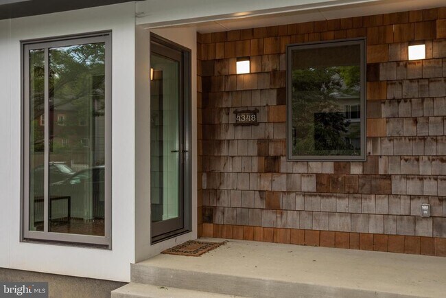 Building Photo - 4348 River Rd NW