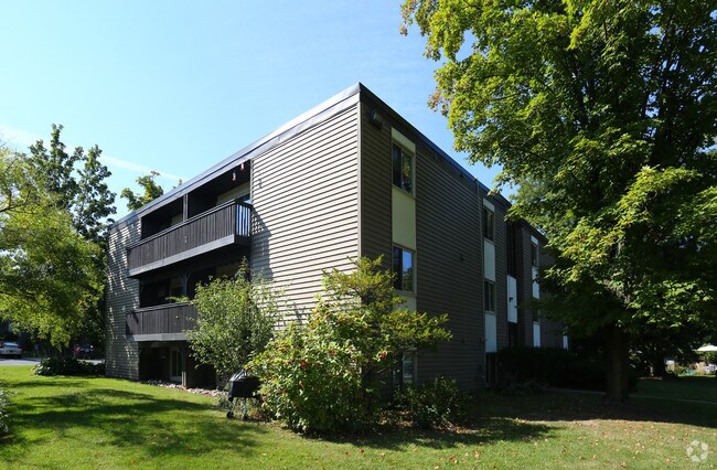 Charter Oaks Apartments 4799 Bear Rd Liverpool NY Apartments