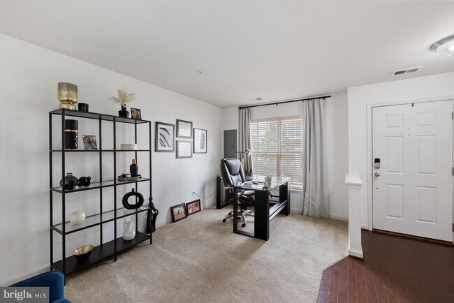 Foto del edificio - 7207 Barrberry Ln