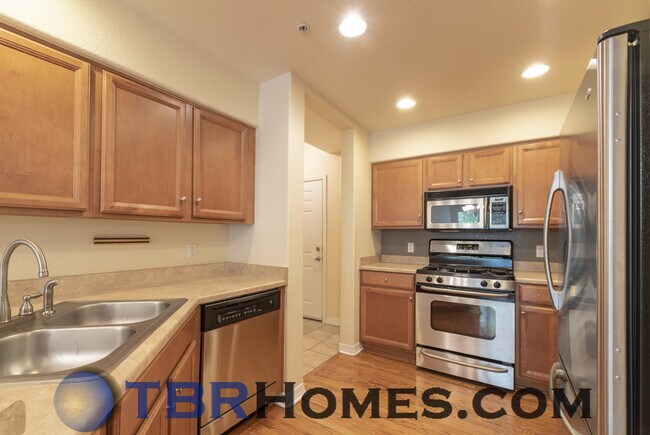 Foto del edificio - 14300 Waterside Ln