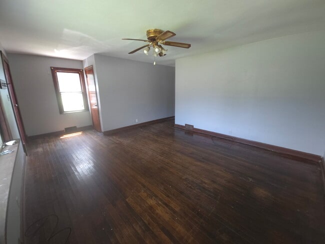 Building Photo - 164 N Hazelwood Ave