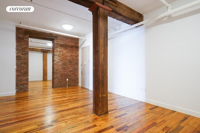 Building Photo - 275 Conover St