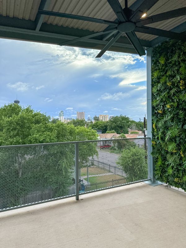 Foto del edificio - 630 Montana St