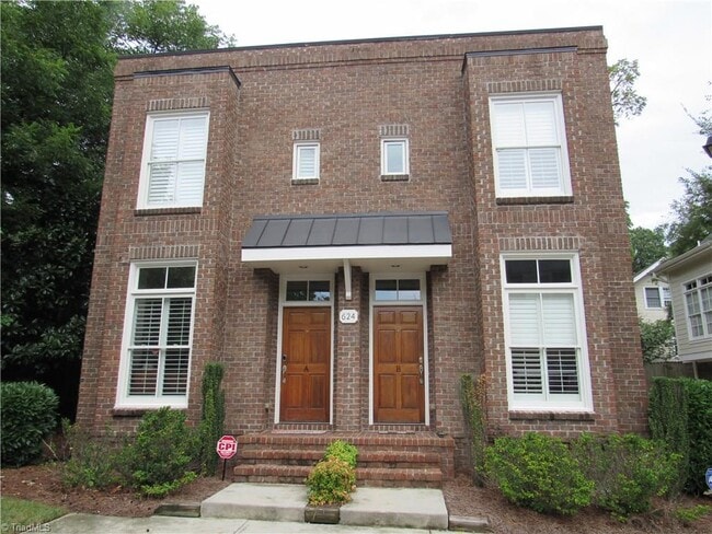 Building Photo - 624 N Elm St