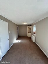 Building Photo - 176 Davisville Rd