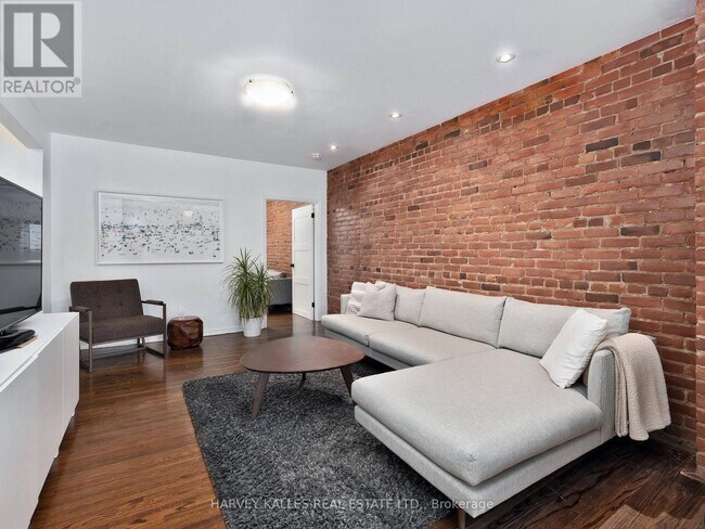 Photo du bâtiment - 1406 Danforth Ave