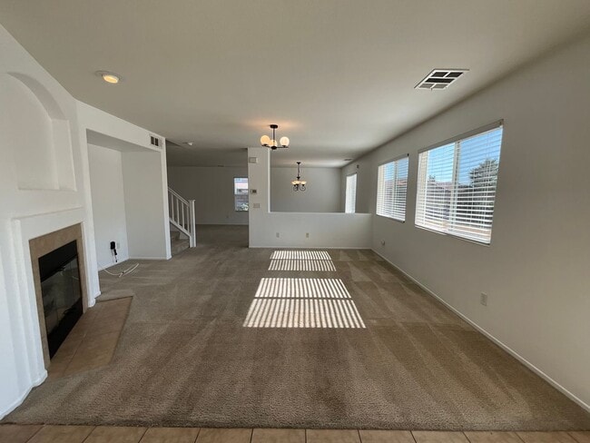 Building Photo - East Palmdale Home