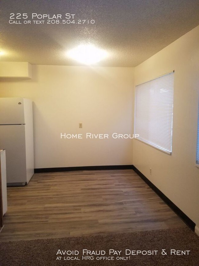 Foto del edificio - 225 Poplar St