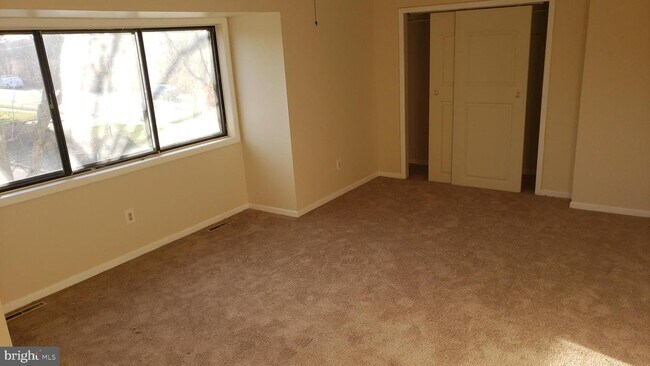 Building Photo - 53 Probasco Rd