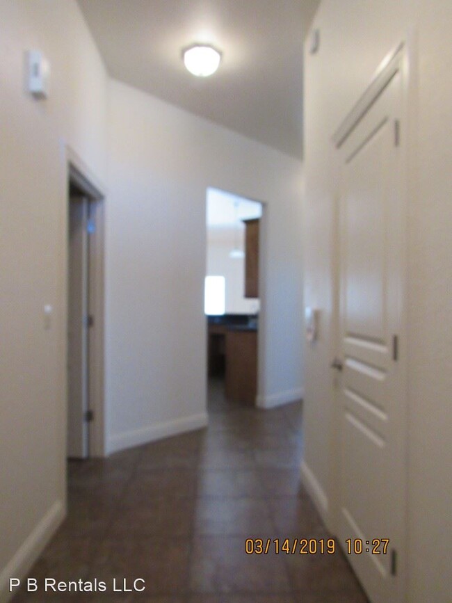 Building Photo - 3 br, 2 bath House - 505 NW Fairway Villa ...