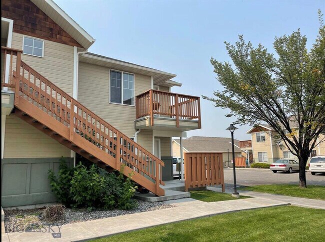 Building Photo - 763 Forestglen Dr