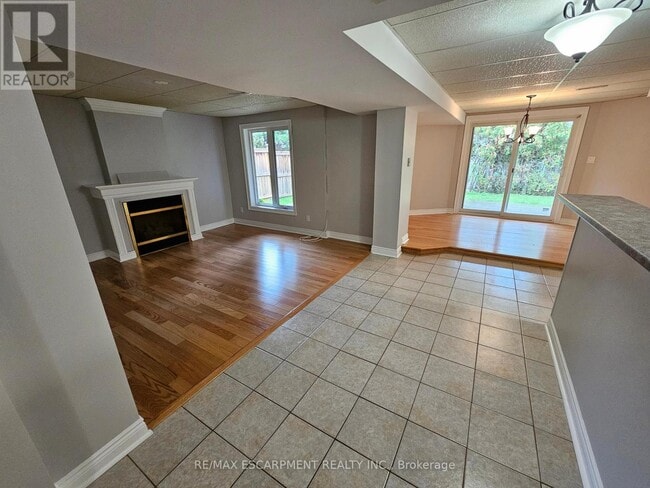 Building Photo - 2173 Charnwood Dr
