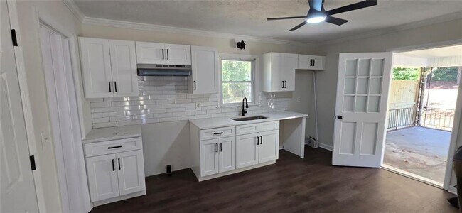 Building Photo - 1240 Mimosa Cir