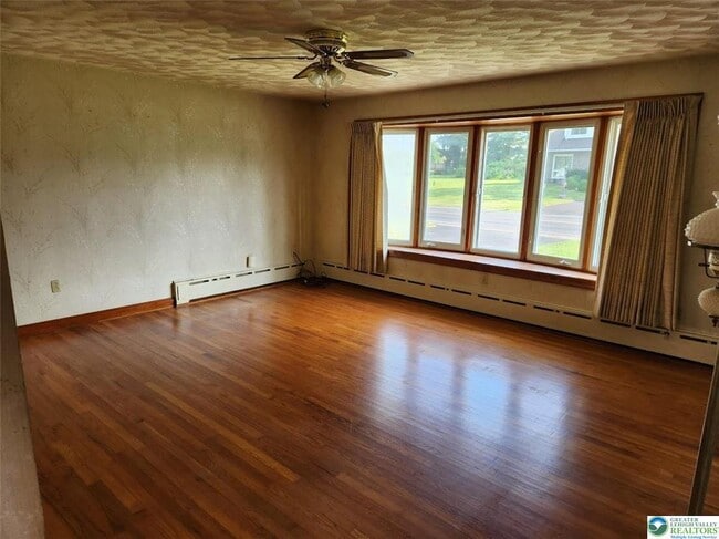 Building Photo - 443 Dryville Rd