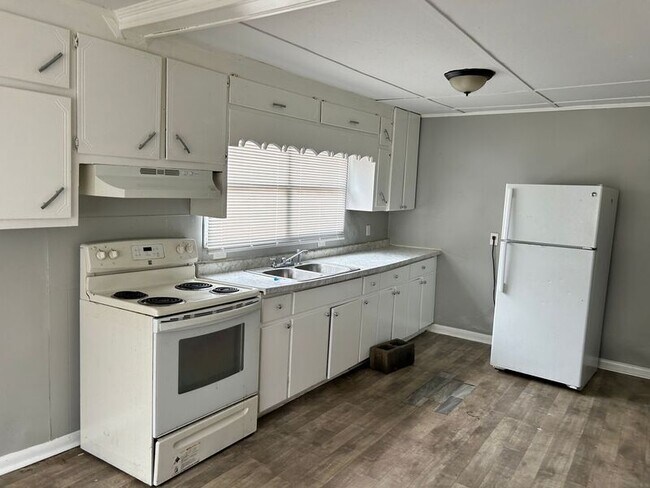 Building Photo - 5408 Kiska Ave