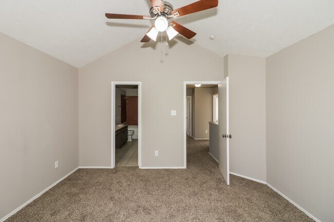 Foto del edificio - 9310 Westacre Pl