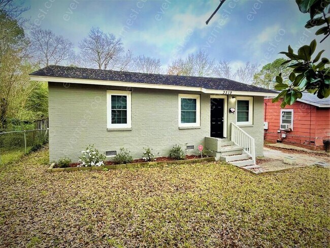 Building Photo - 3519 Cottage St