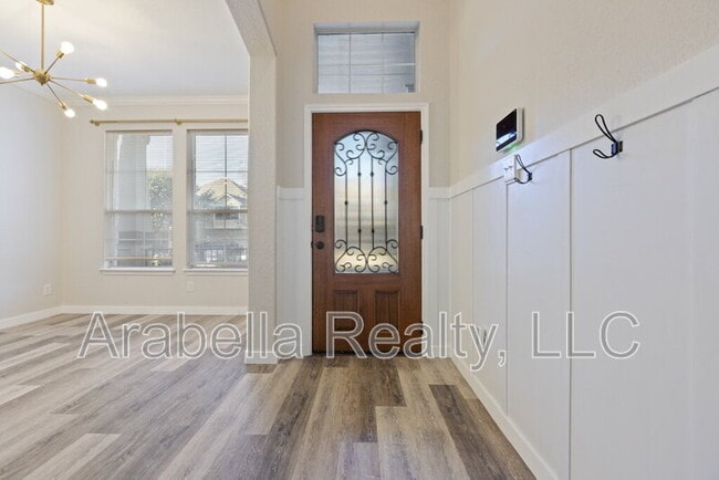 Building Photo - 208 Dove Run