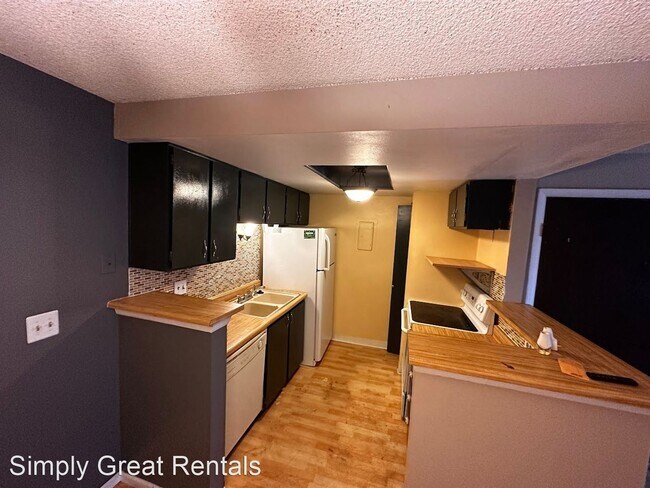 Building Photo - 1 br, 1 bath House - 1881 S Pitkin St #B